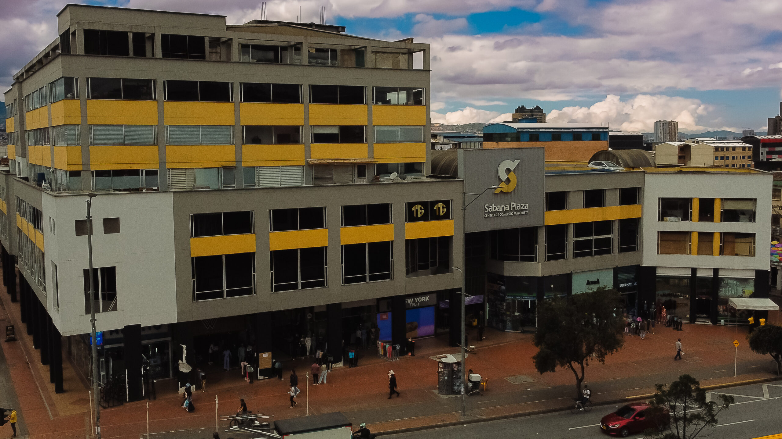 Clientes en Sabana Plaza